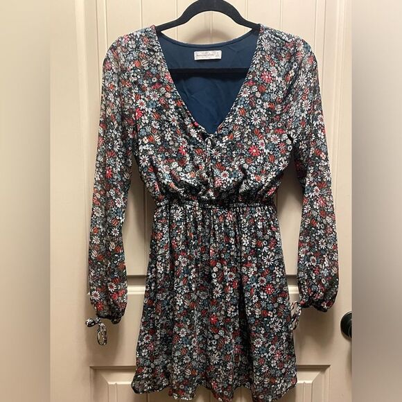 Dresses & Skirts - ABERCROMBIE & FITCH FLORAL NAVY ELASTIC WAIST DRESS SMALL summer graduation
